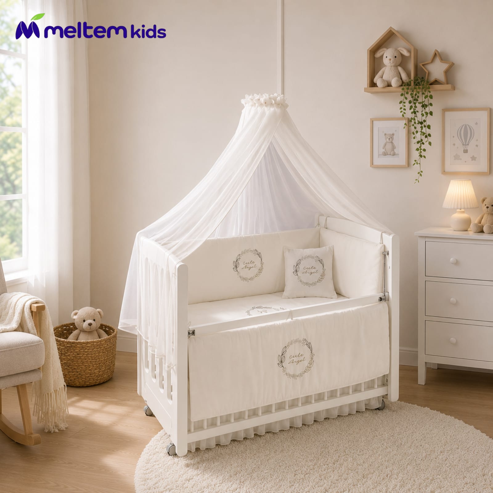 Mia Bed White
